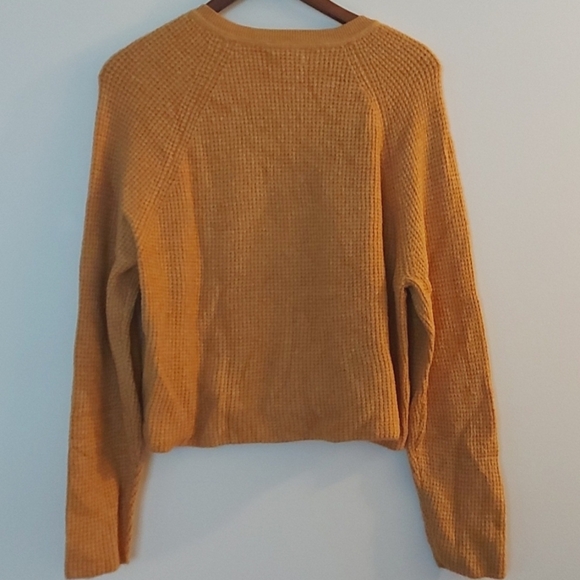 NWT American Eagle Mustard Ribbed Henley Sweater Size Medium - Picture 2 of 6